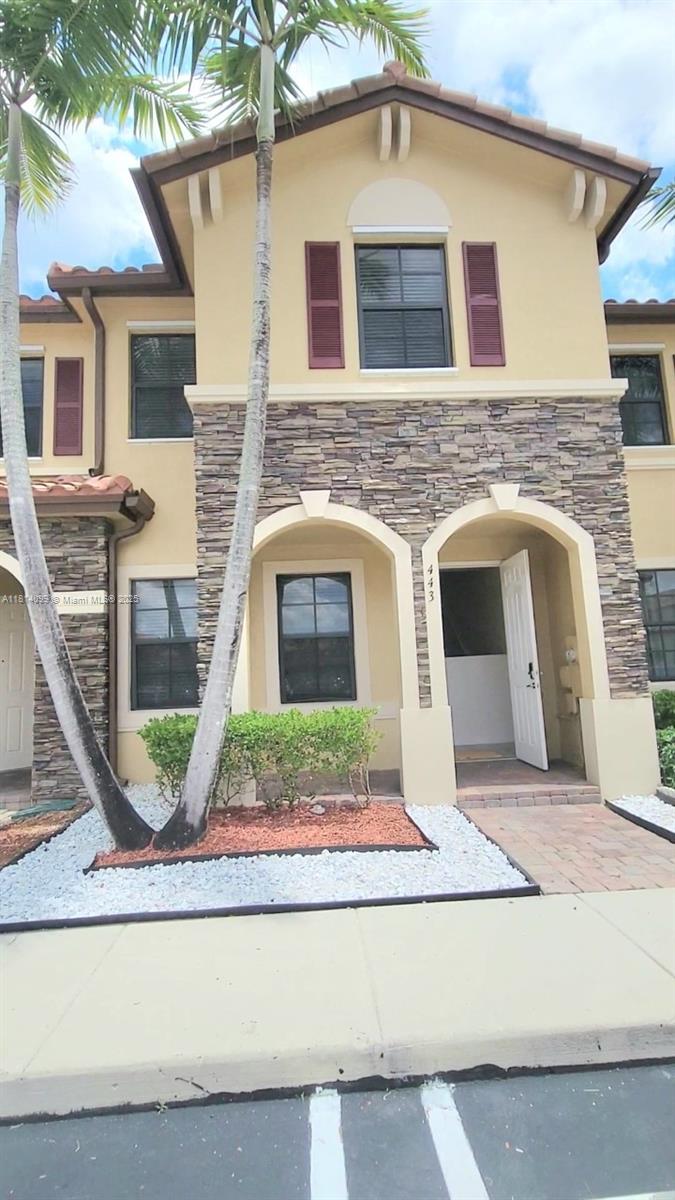 MARTINIQUE AT OASIS REPLA - Residential Lease