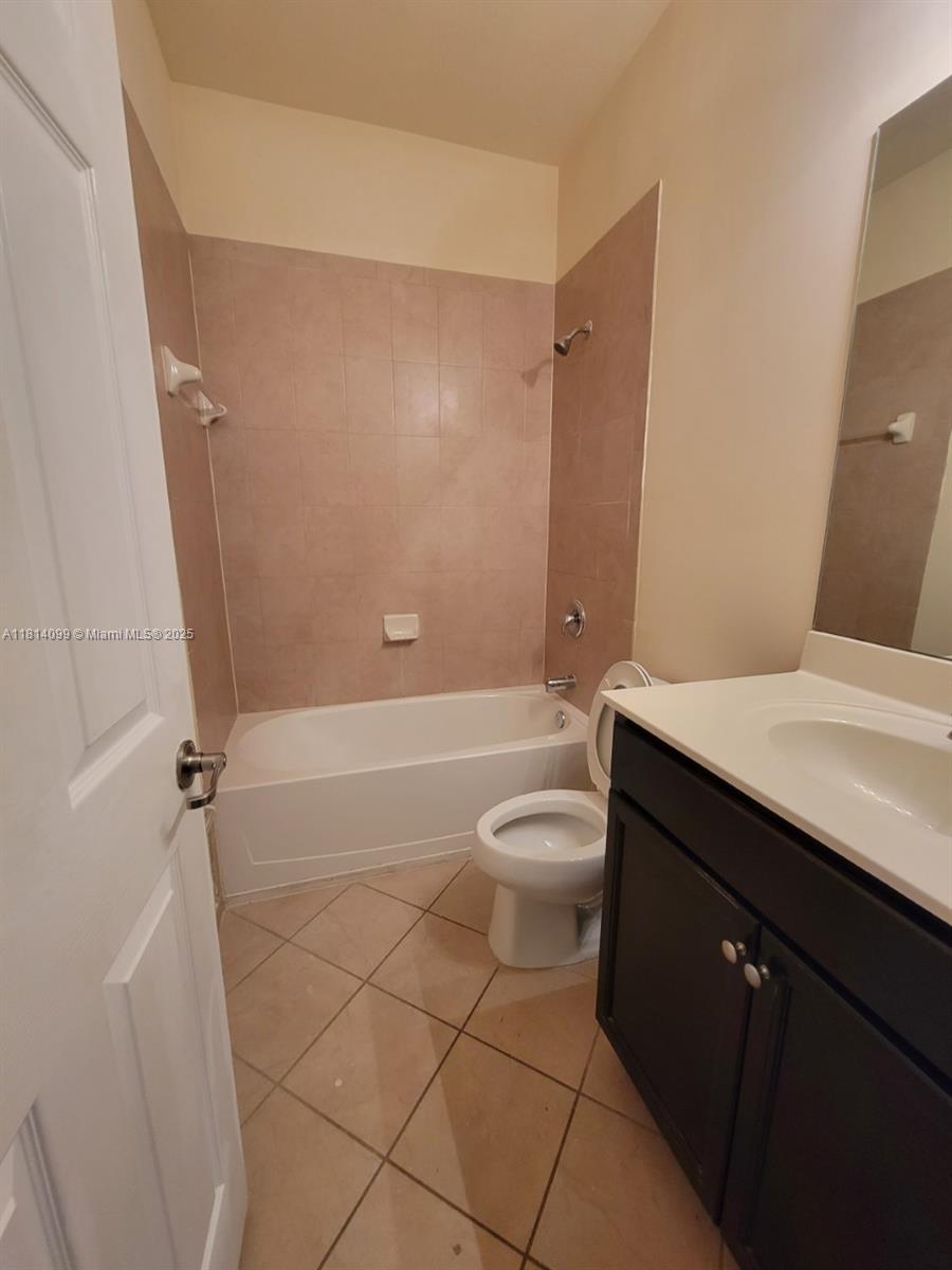 MARTINIQUE AT OASIS REPLA - Residential Lease