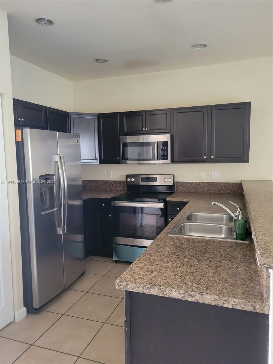 MARTINIQUE AT OASIS REPLA - Residential Lease