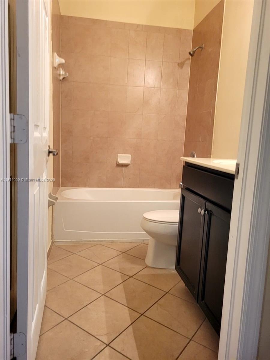 MARTINIQUE AT OASIS REPLA - Residential Lease