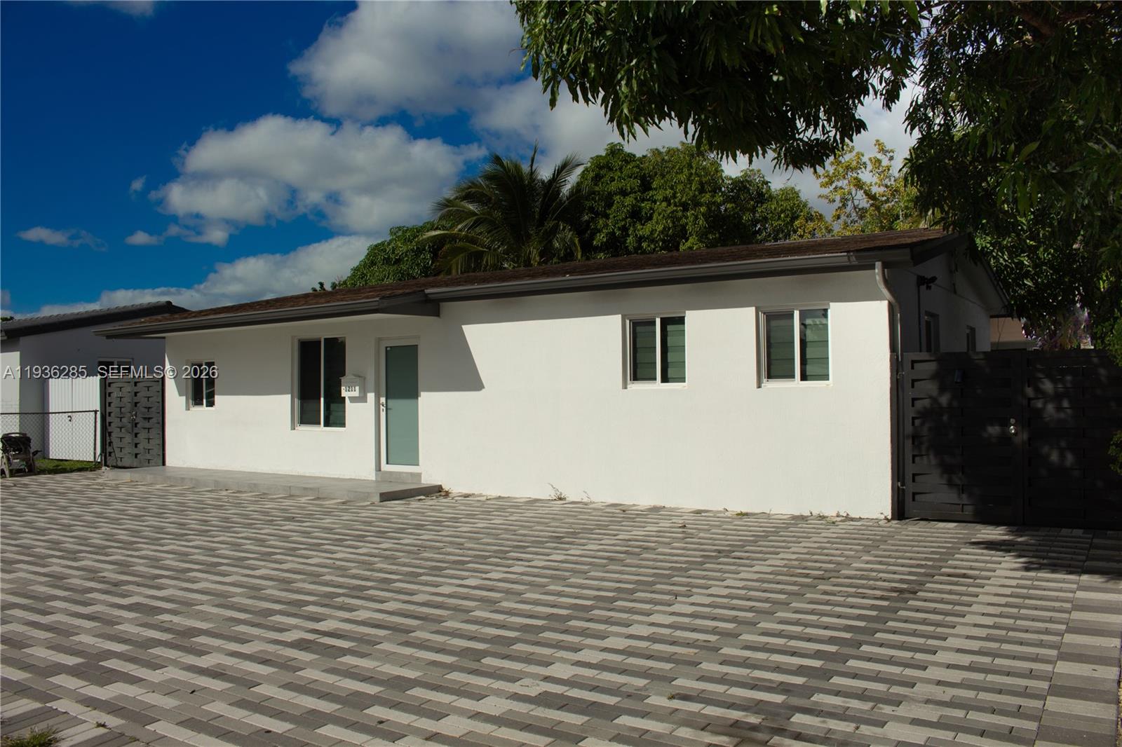 CASTLE ESTATES - Residential Lease