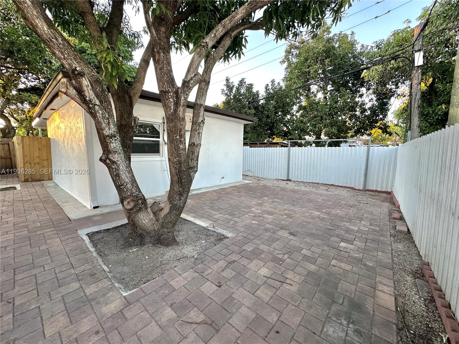 CASTLE ESTATES - Residential Lease