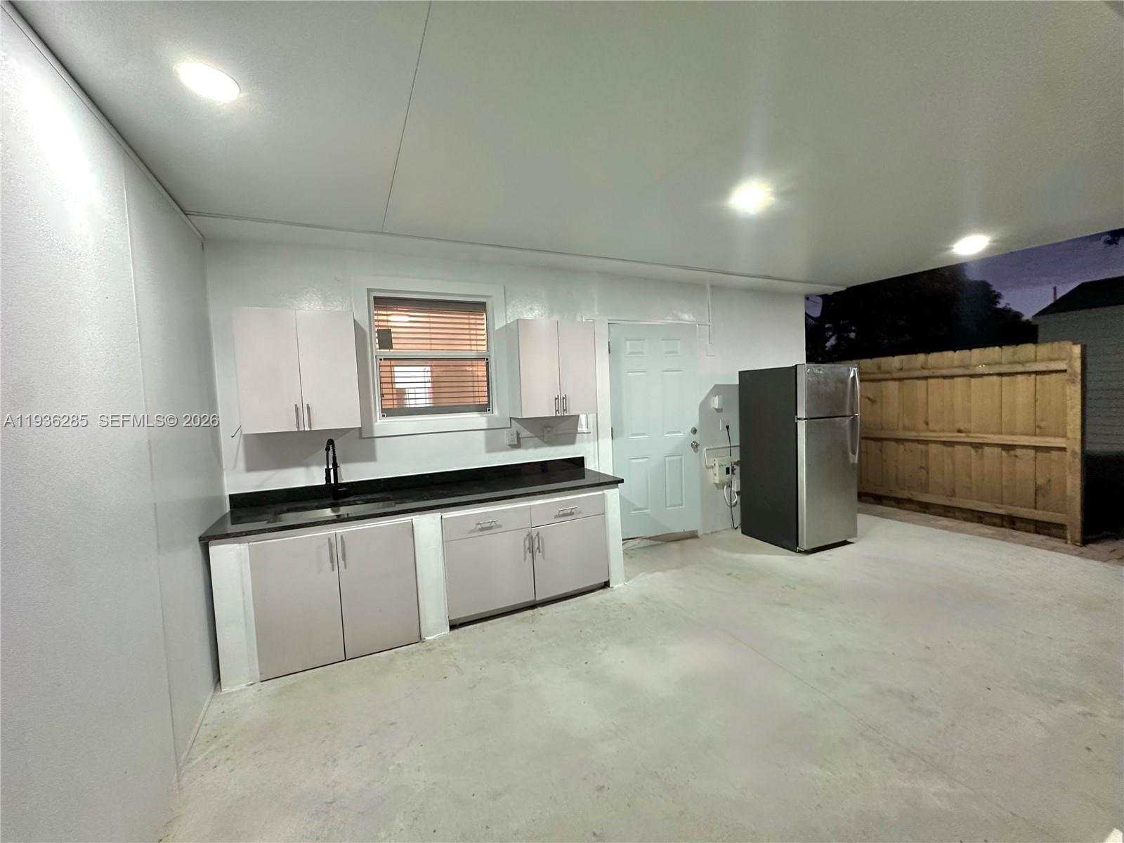 CASTLE ESTATES - Residential Lease