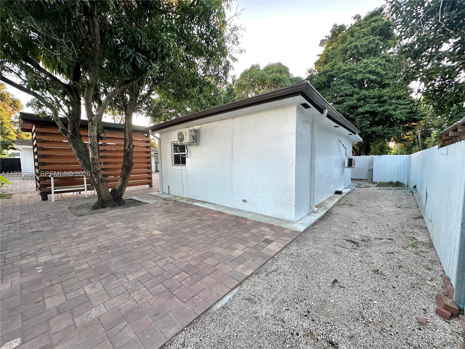 CASTLE ESTATES - Residential Lease