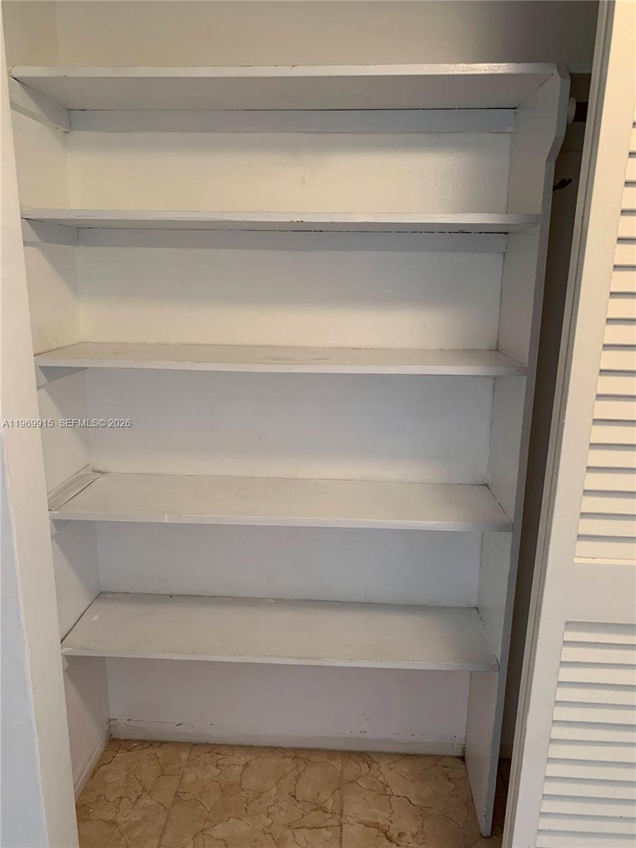 ELDORADO PLAZA WEST CONDO - Residential Lease