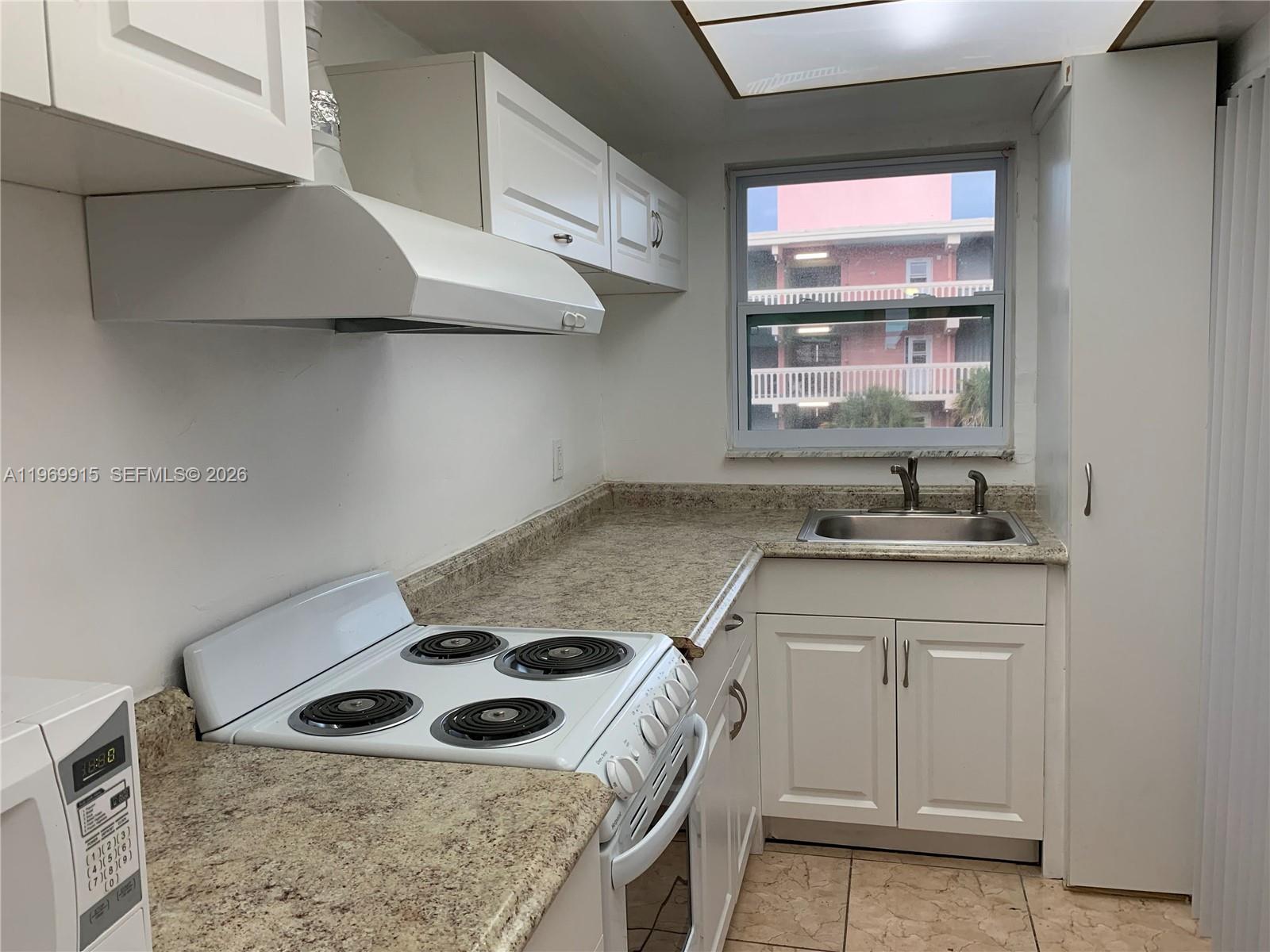 ELDORADO PLAZA WEST CONDO - Residential Lease