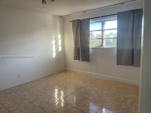 ELDORADO PLAZA WEST CONDO - Residential Lease