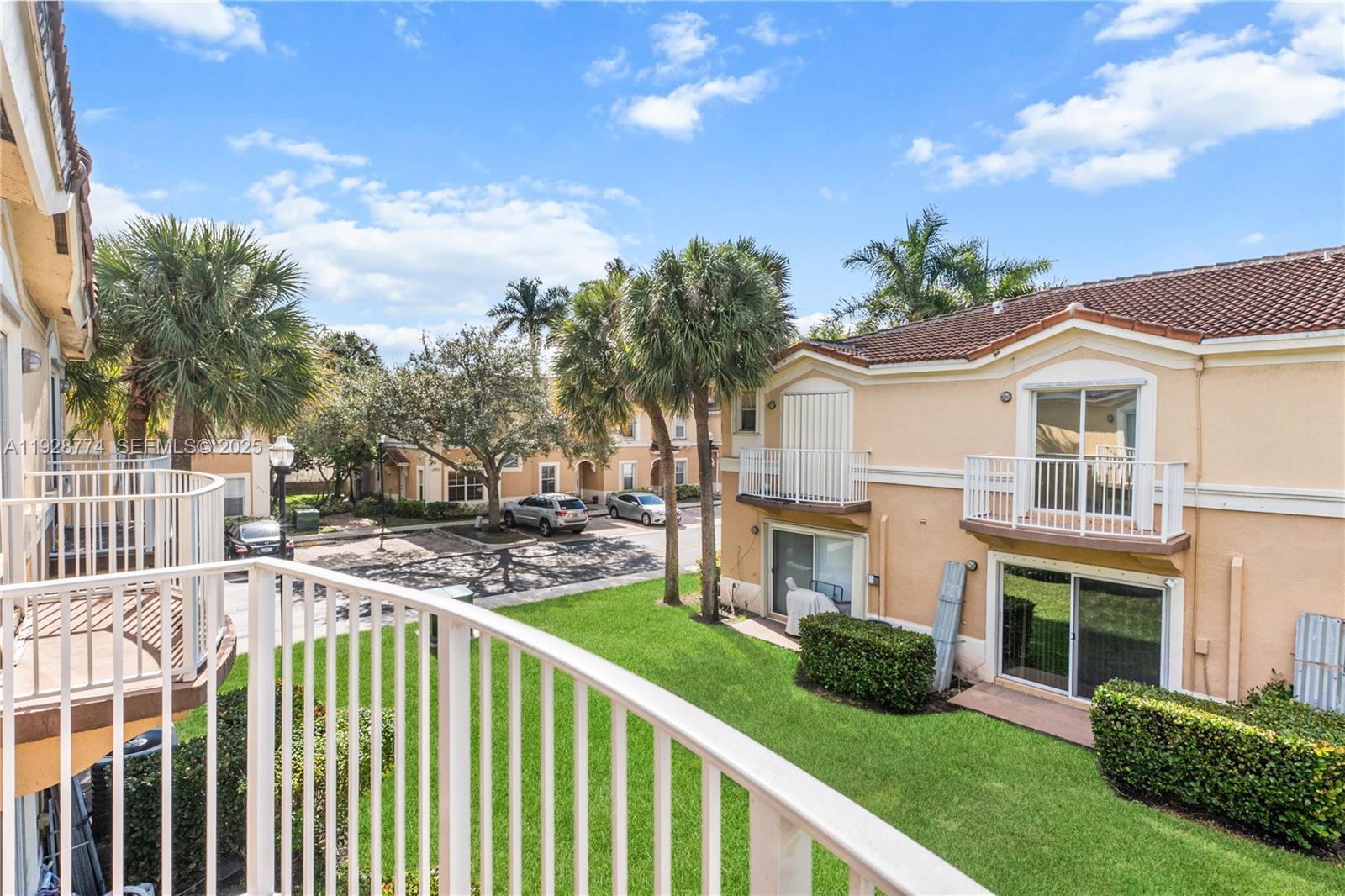 MELROSE POINT CONDO - Residential