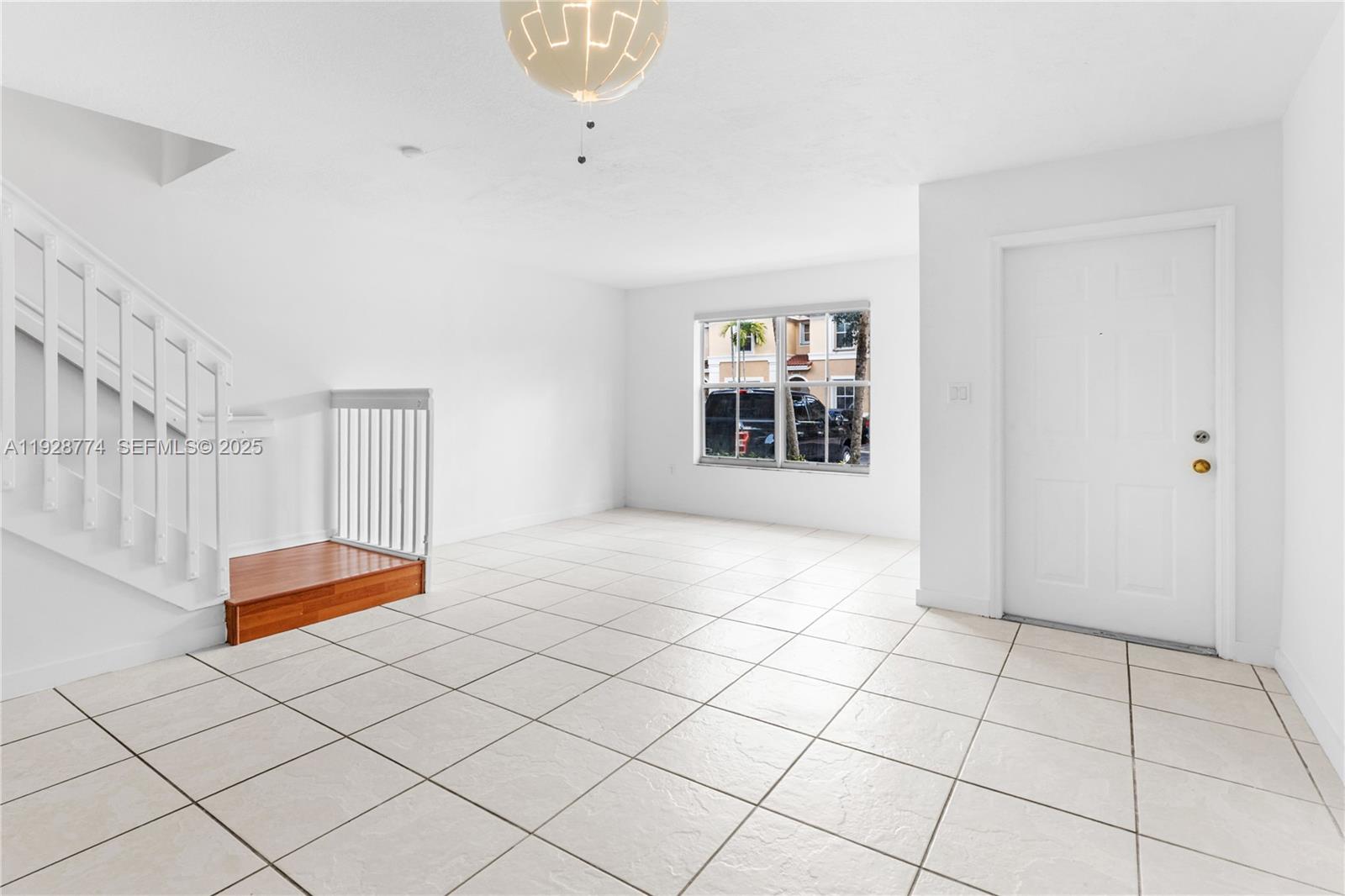 MELROSE POINT CONDO - Residential