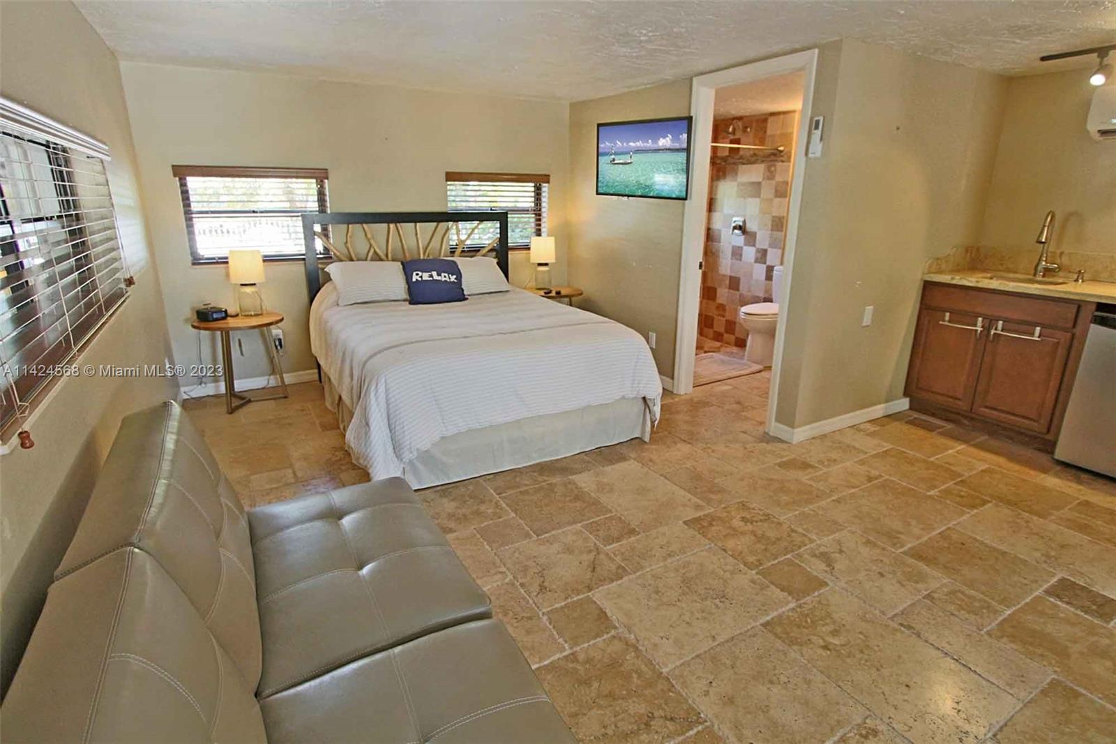 PORT LARGO 5TH ADD - Residential