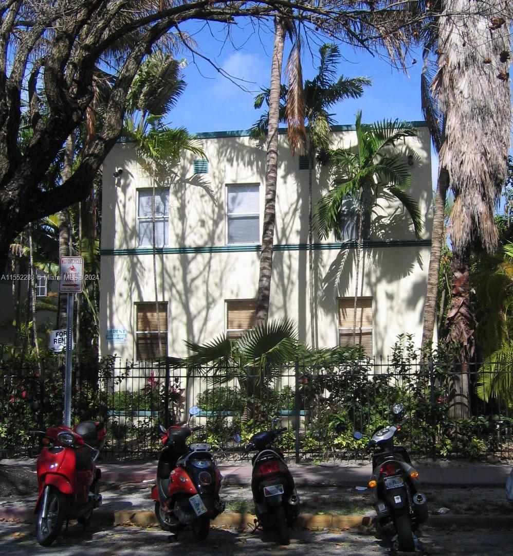 Rental Property at 726 Meridian Ave 4, Miami Beach, Miami-Dade County, Florida - Bedrooms: 2 
Bathrooms: 2  - $3,000 MO.