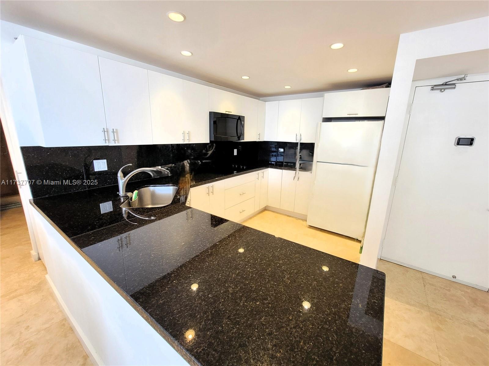 Property for Sale at 20379 W Country Club Dr 539, Aventura, Miami-Dade County, Florida - Bedrooms: 2 
Bathrooms: 2  - $320,000
