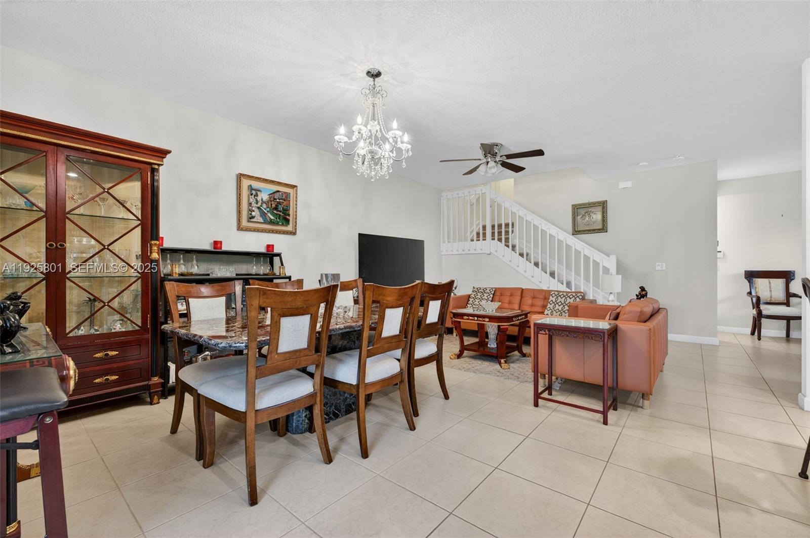 SIMONTON COURT - Residential