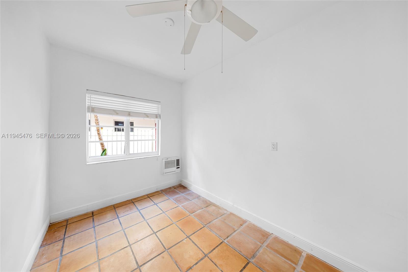 FLAMINGO WAVE CONDO - Residential