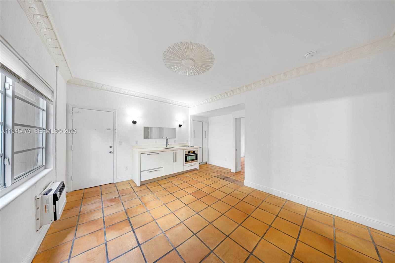 FLAMINGO WAVE CONDO - Residential