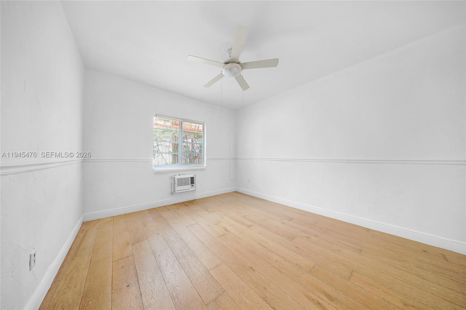 FLAMINGO WAVE CONDO - Residential