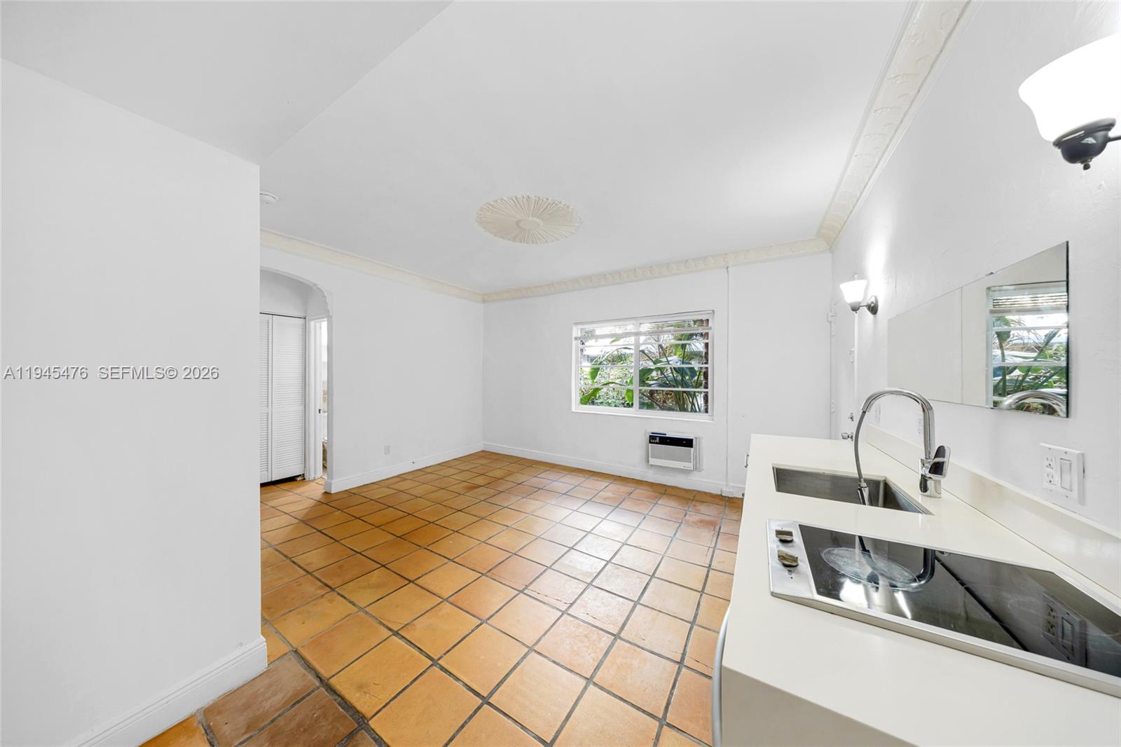 FLAMINGO WAVE CONDO - Residential