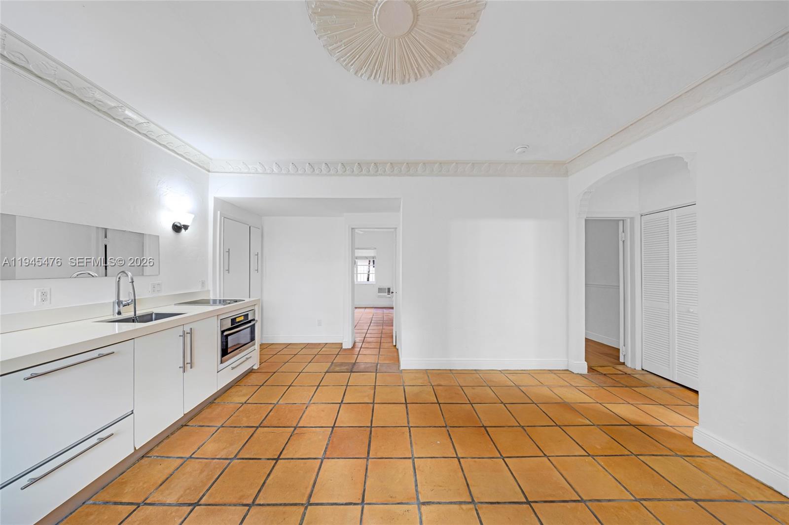 FLAMINGO WAVE CONDO - Residential