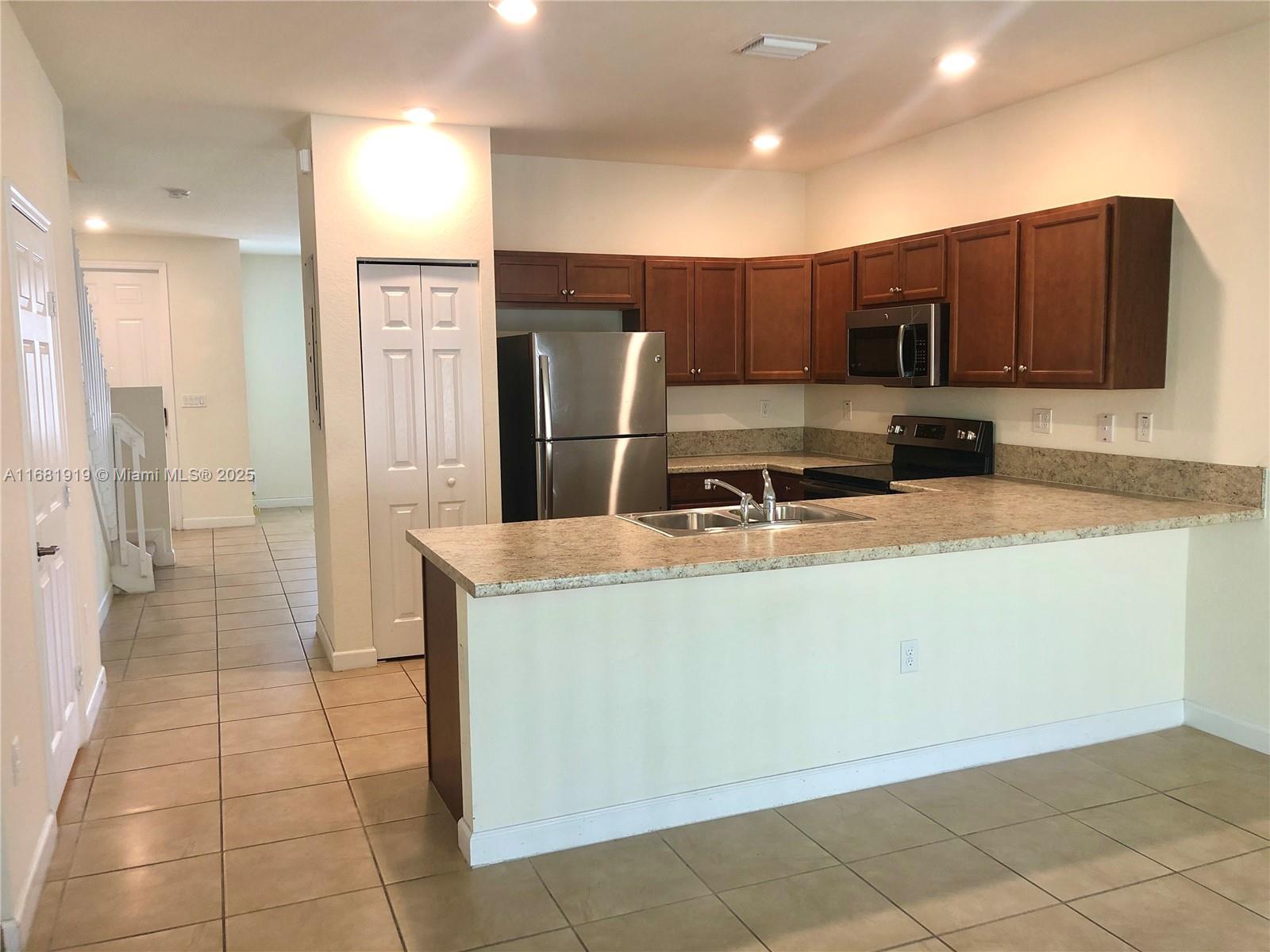 Property for Sale at 9213 W 33rd Way  , Hialeah, Miami-Dade County, Florida - Bedrooms: 3 
Bathrooms: 3  - $495,000