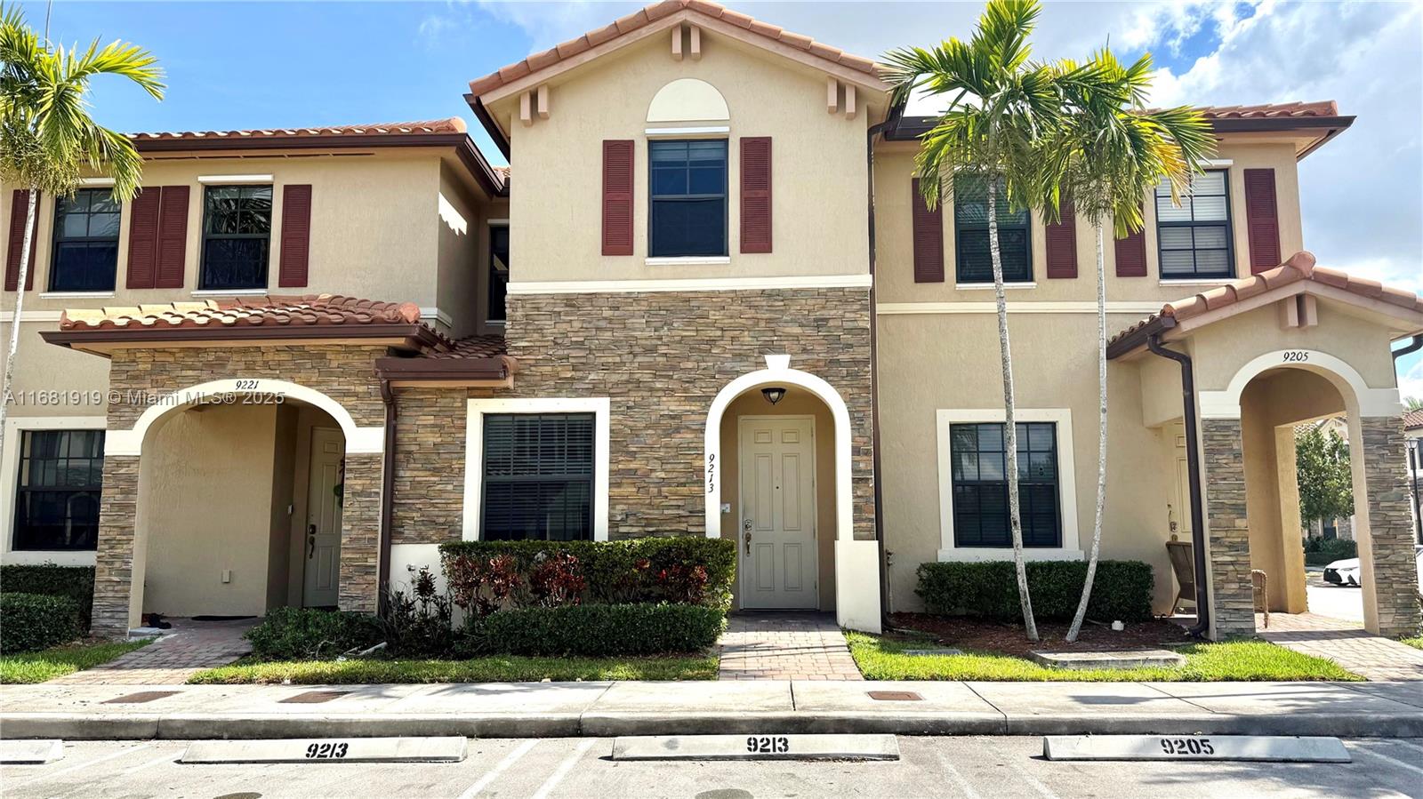 Photo 1 of 9213 W 33rd Way  , Hialeah, Florida, $500,000, Web #: 11681919