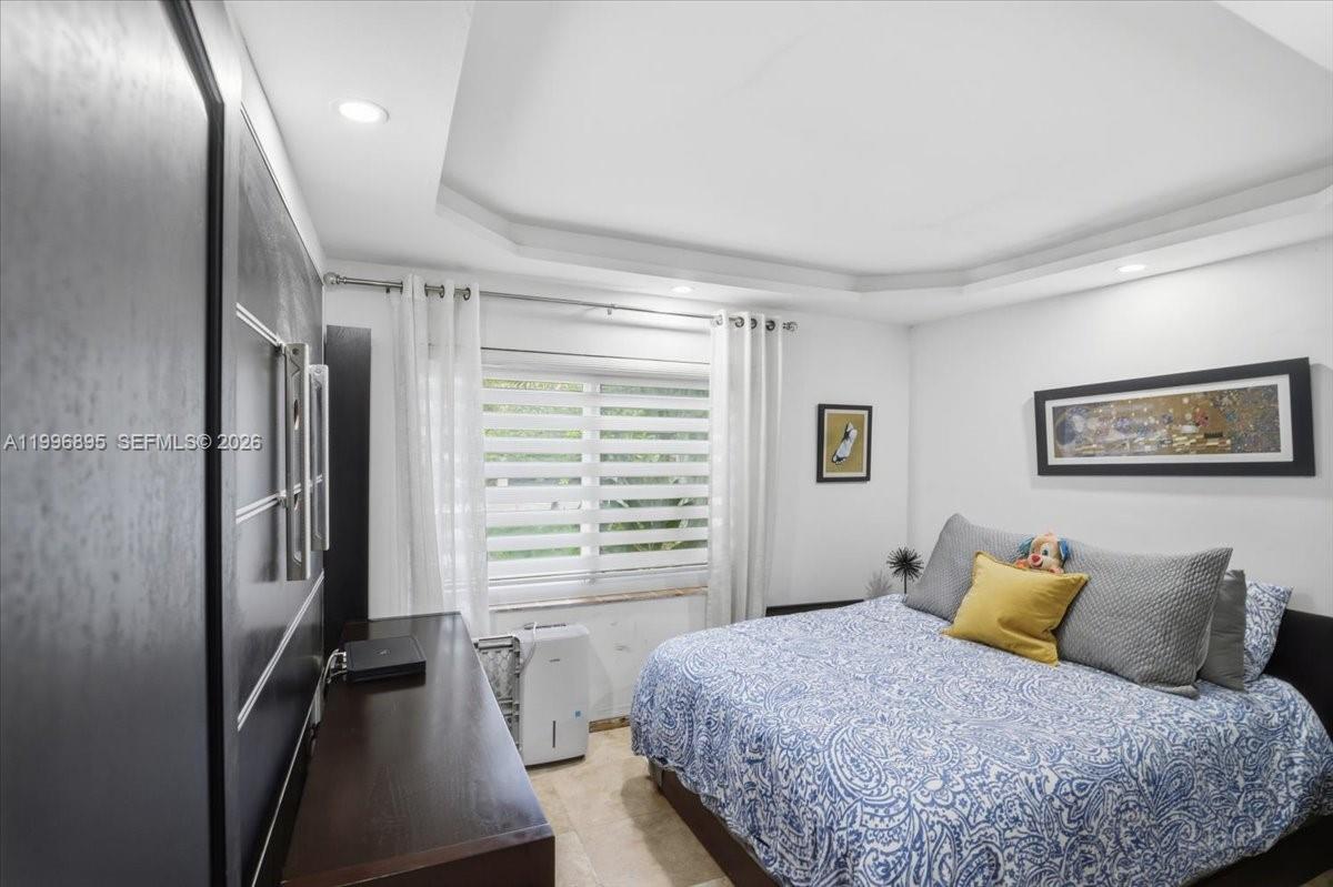 RIVIERA ESTATES 2ND ADDN - Residential