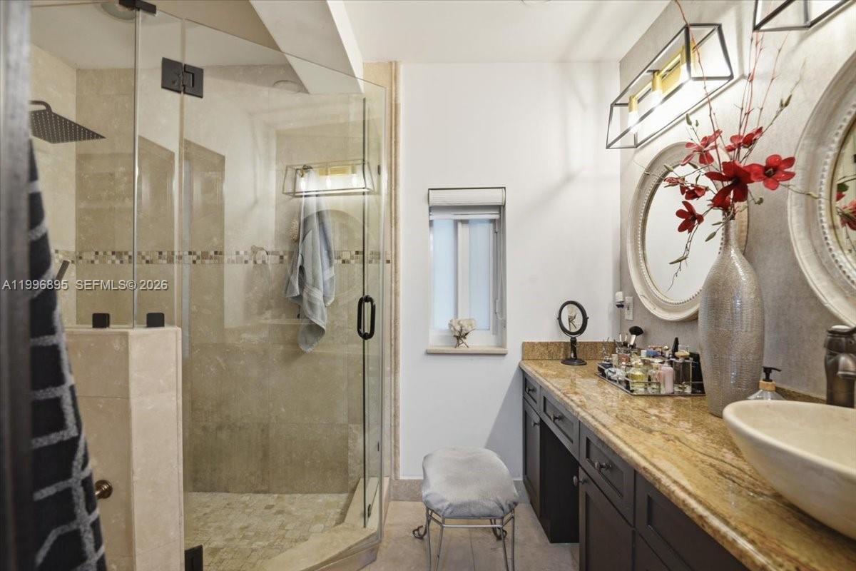 RIVIERA ESTATES 2ND ADDN - Residential