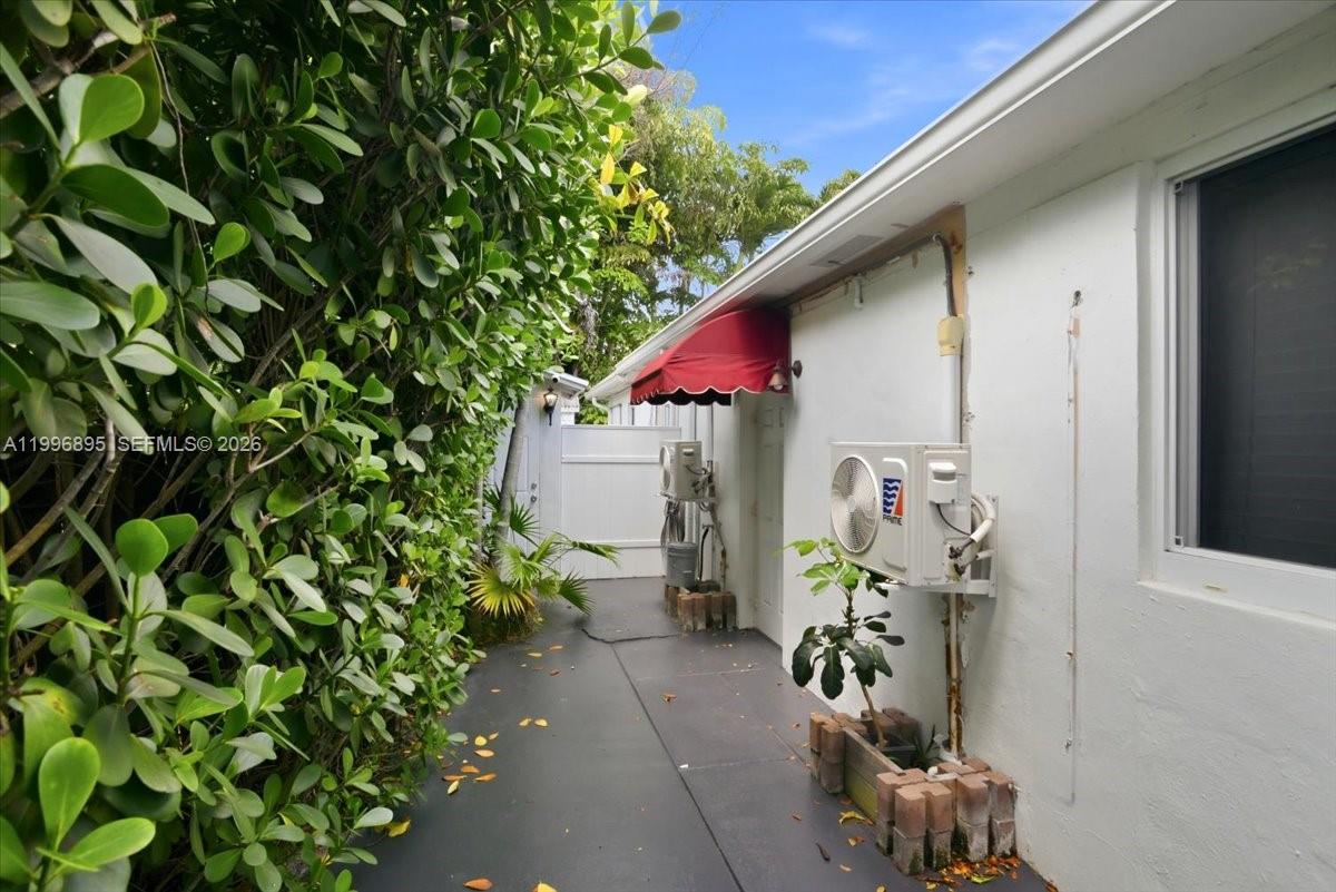 RIVIERA ESTATES 2ND ADDN - Residential