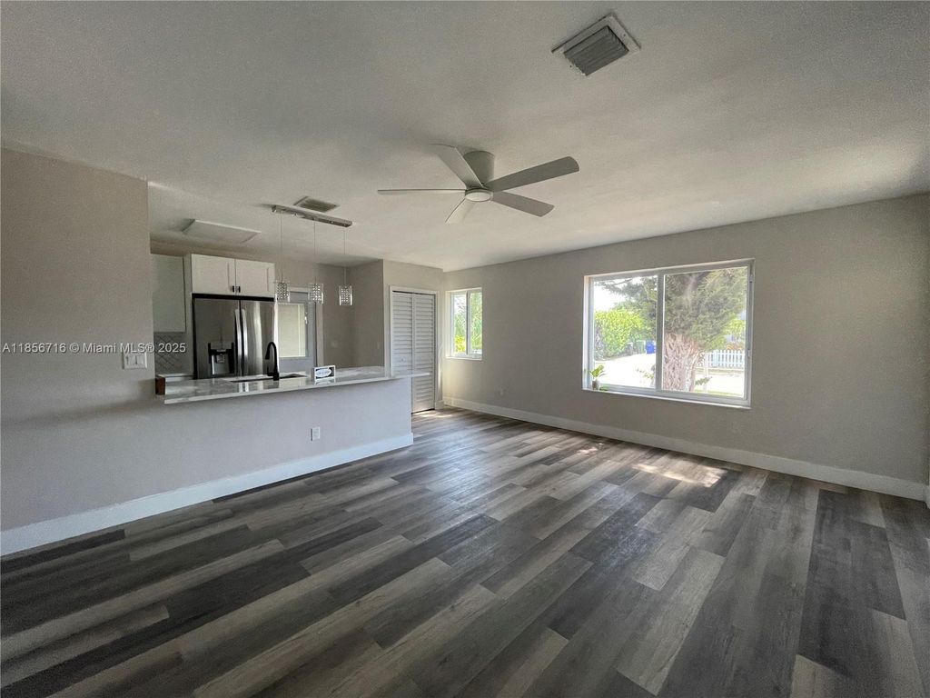 Photo of 631 SW 28th Ter, Fort Lauderdale, FL 33312 (MLS # A11856716)