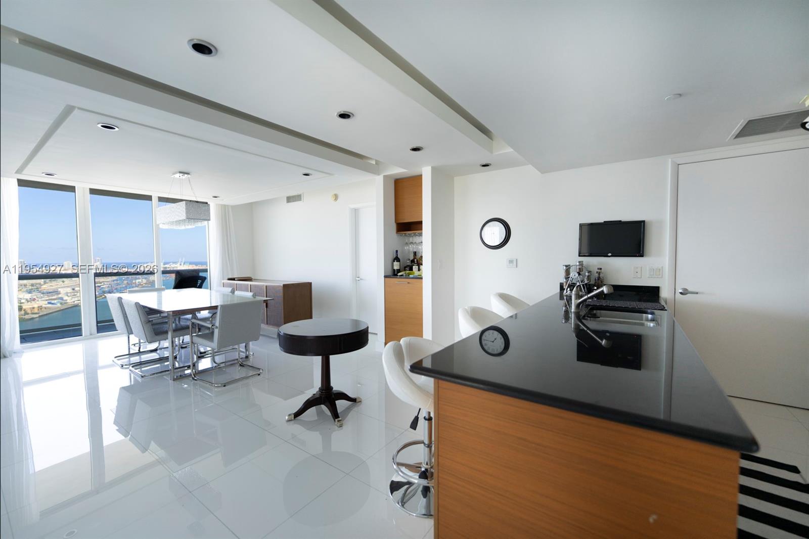 50 Biscayne Blvd 3702