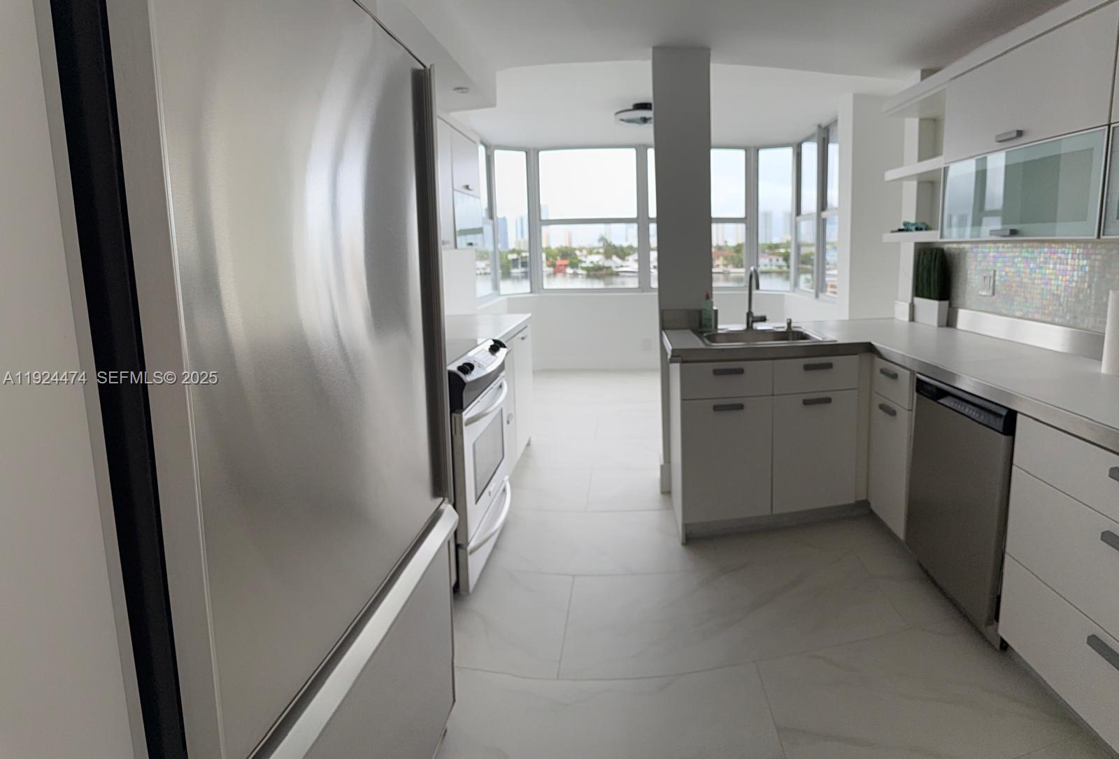 REEF SOUTH CONDO - Residential