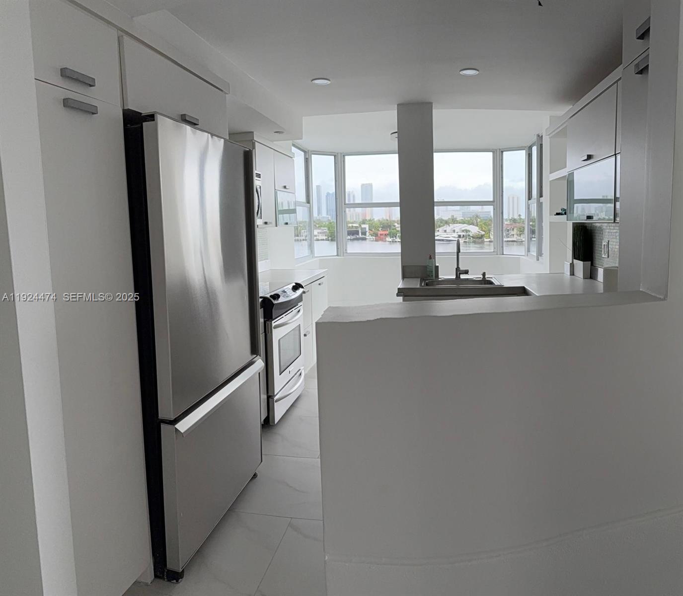 REEF SOUTH CONDO - Residential