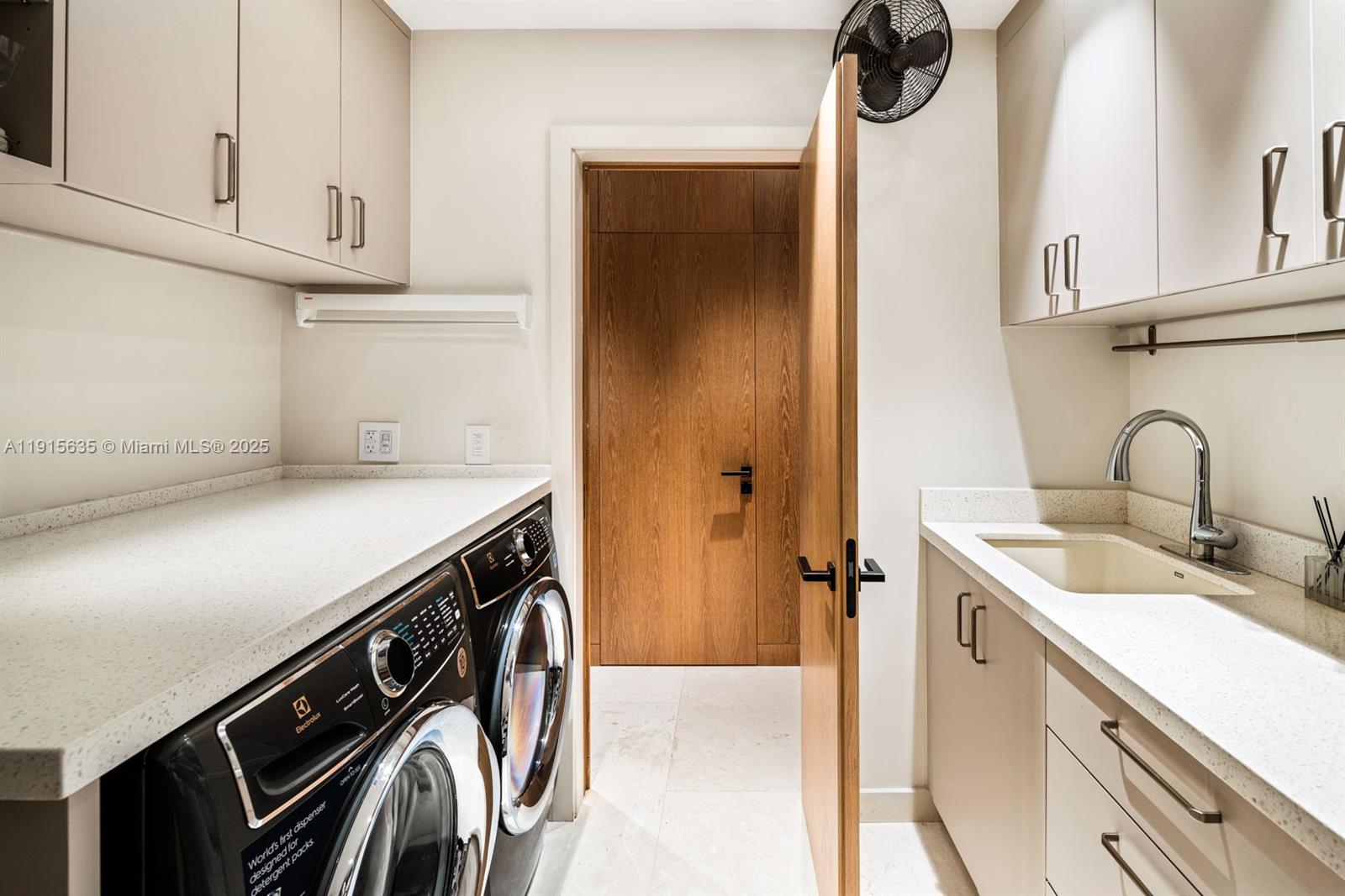 CORAL BAY SEC B - Residential