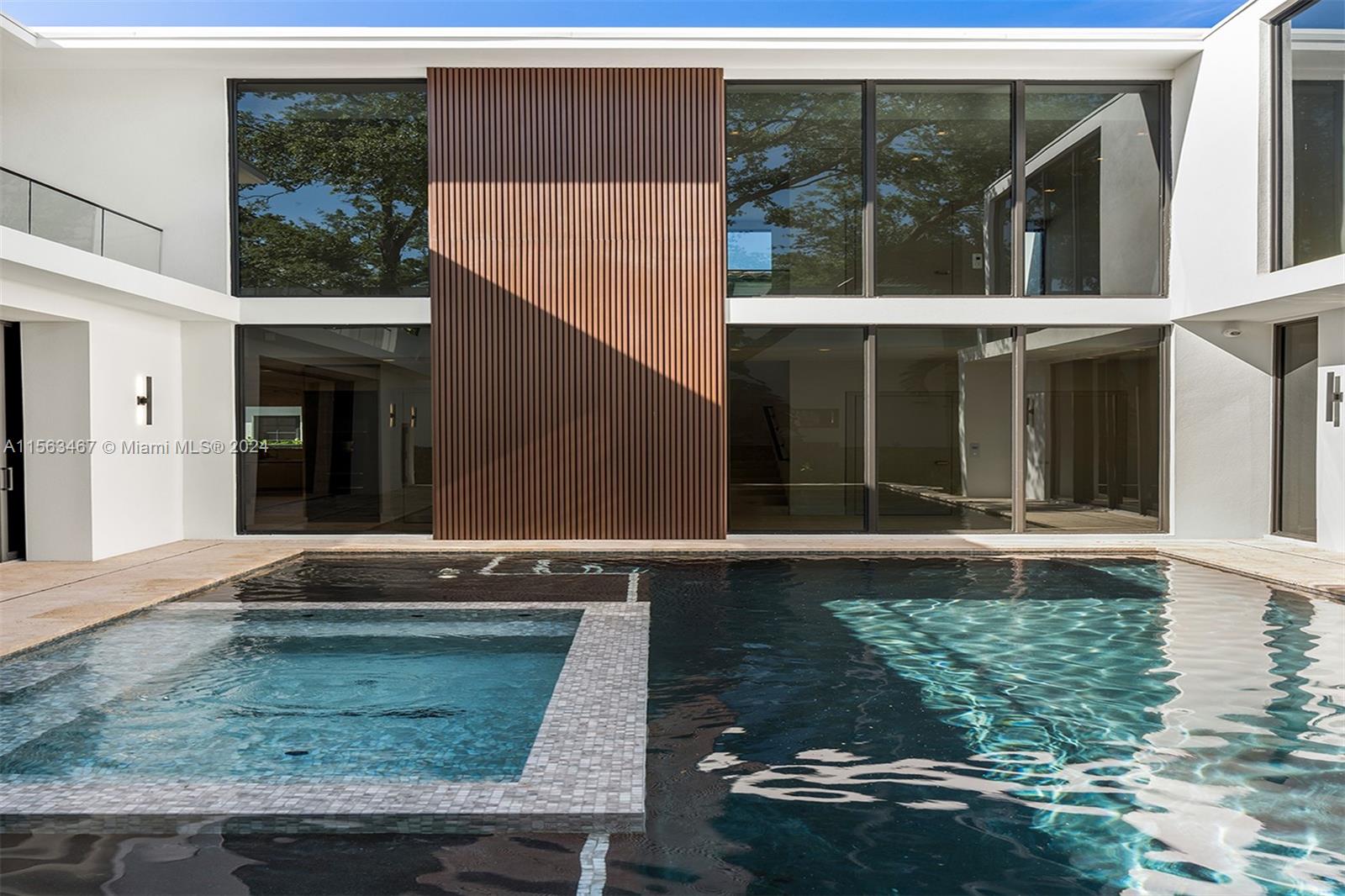 UNIVERSITY PLACE - Residential