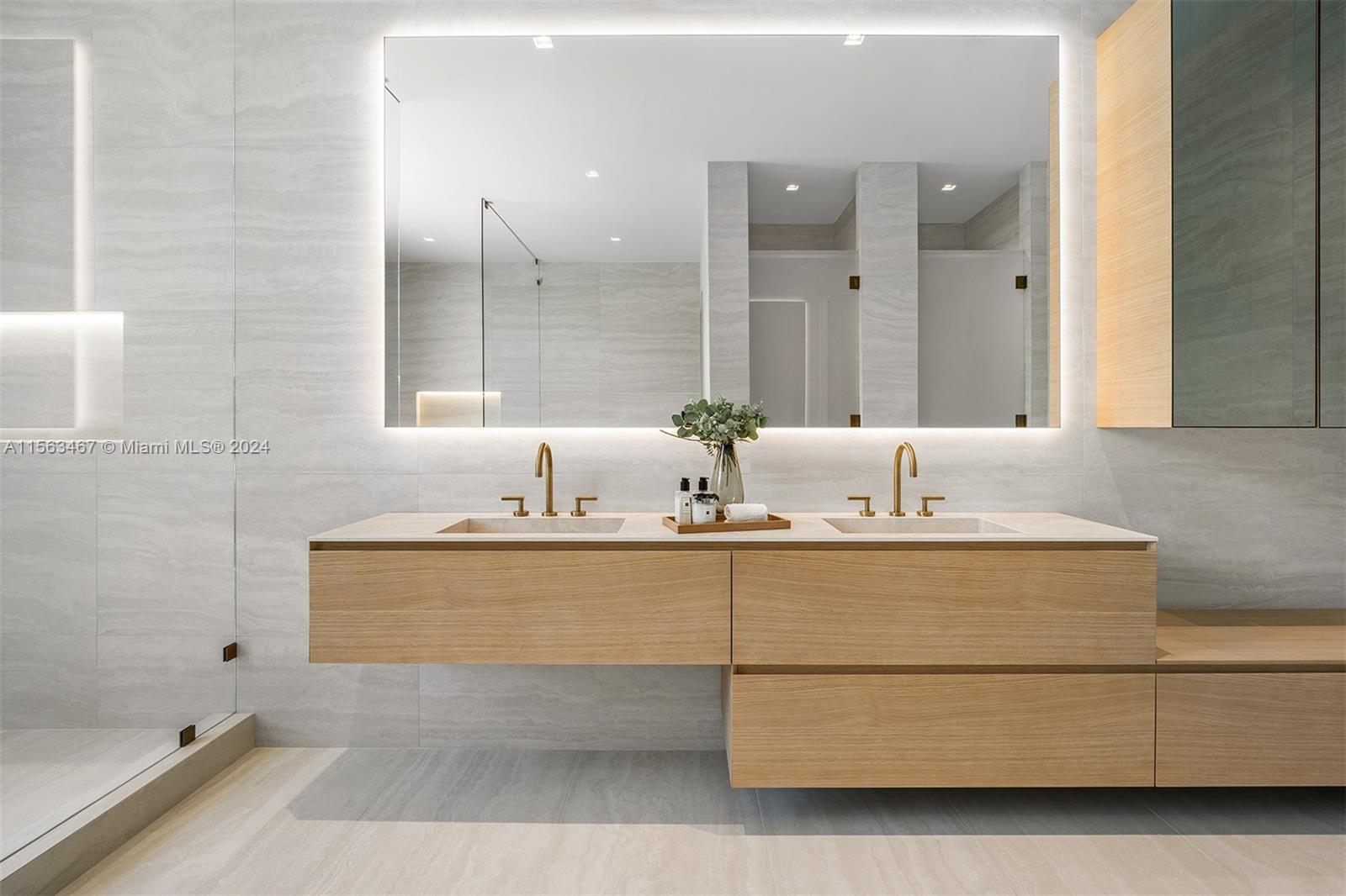 UNIVERSITY PLACE - Residential