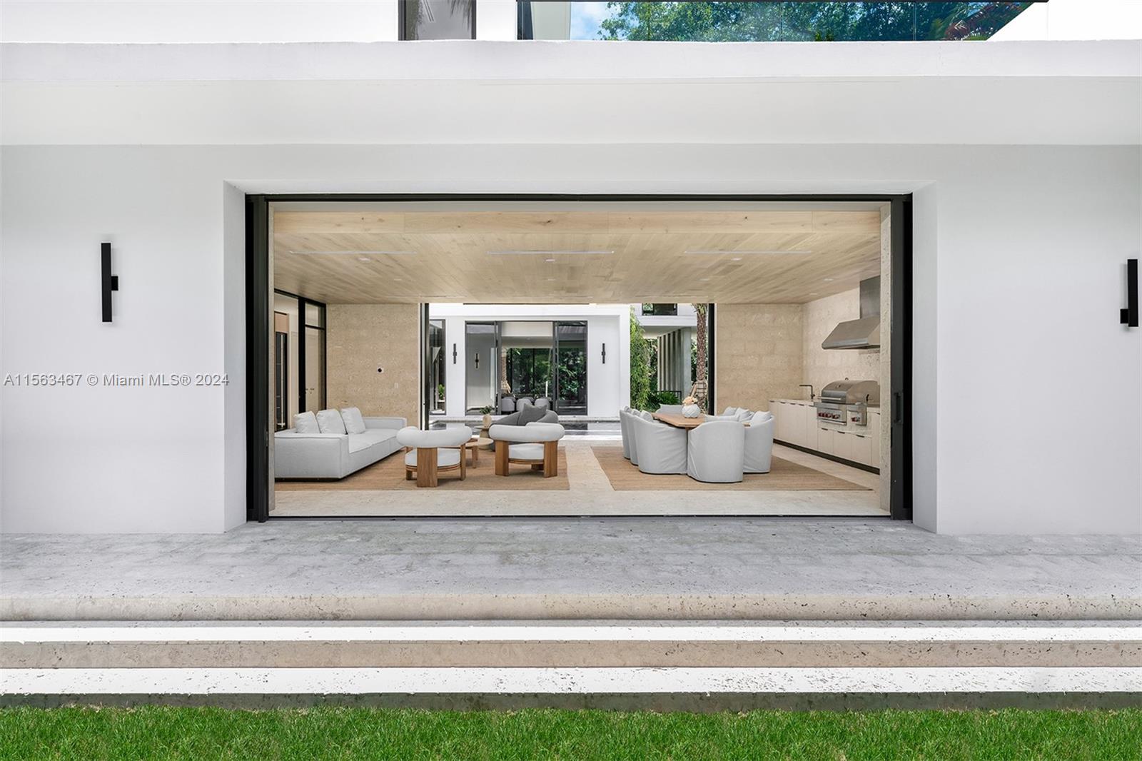 UNIVERSITY PLACE - Residential