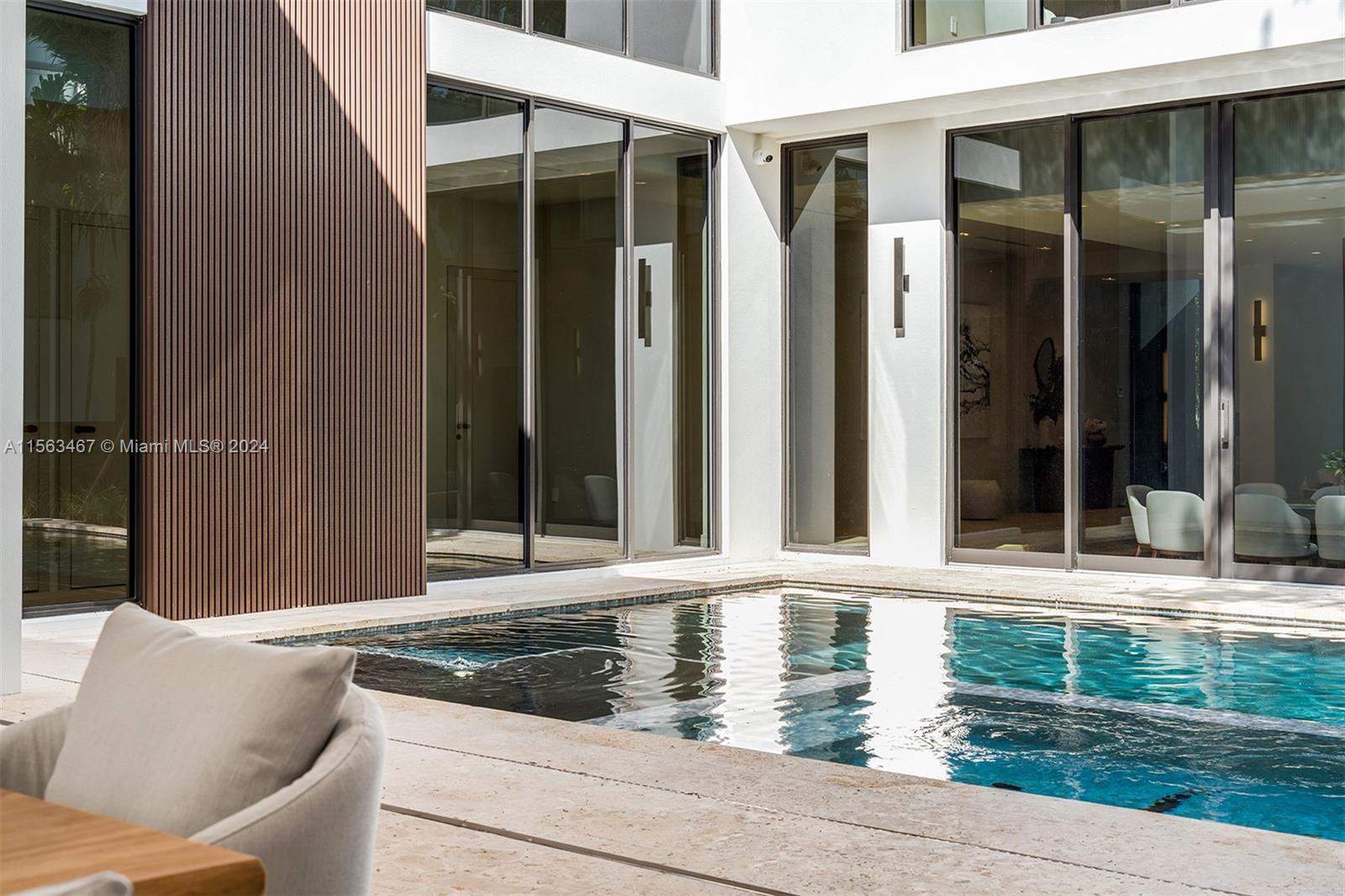 UNIVERSITY PLACE - Residential