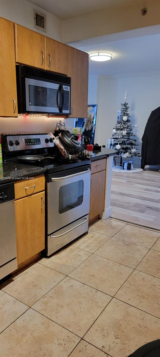 401 BLU OF NORTH BEACH CO - Residential