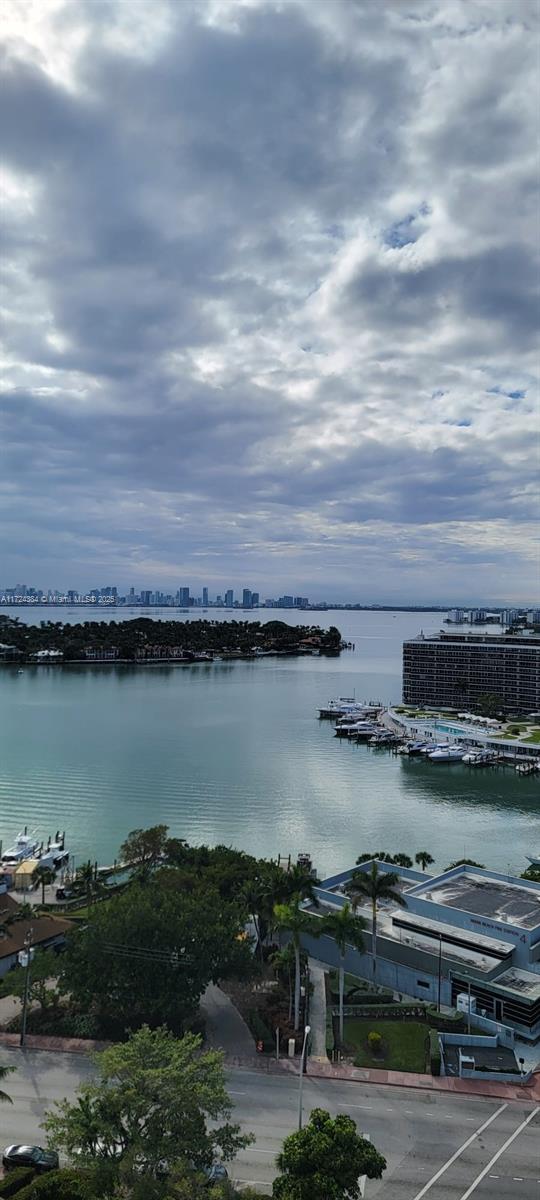 401 BLU OF NORTH BEACH CO - Residential