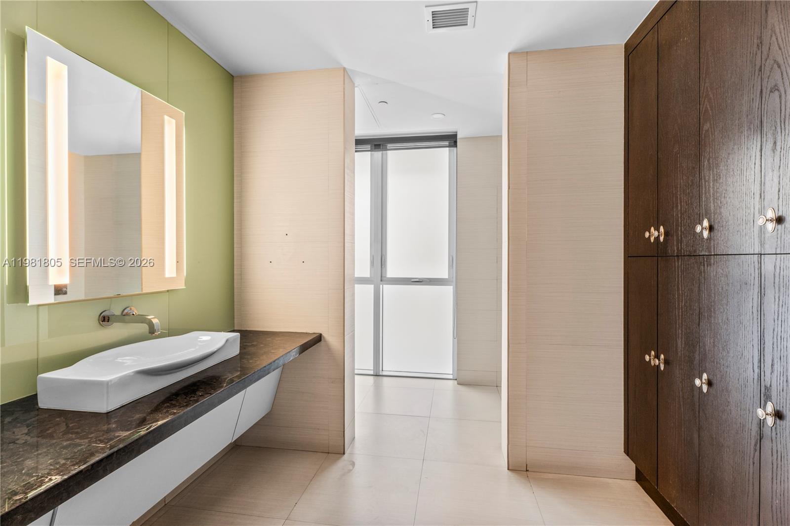 THE PLAZA 851 BRICKELL CO - Residential