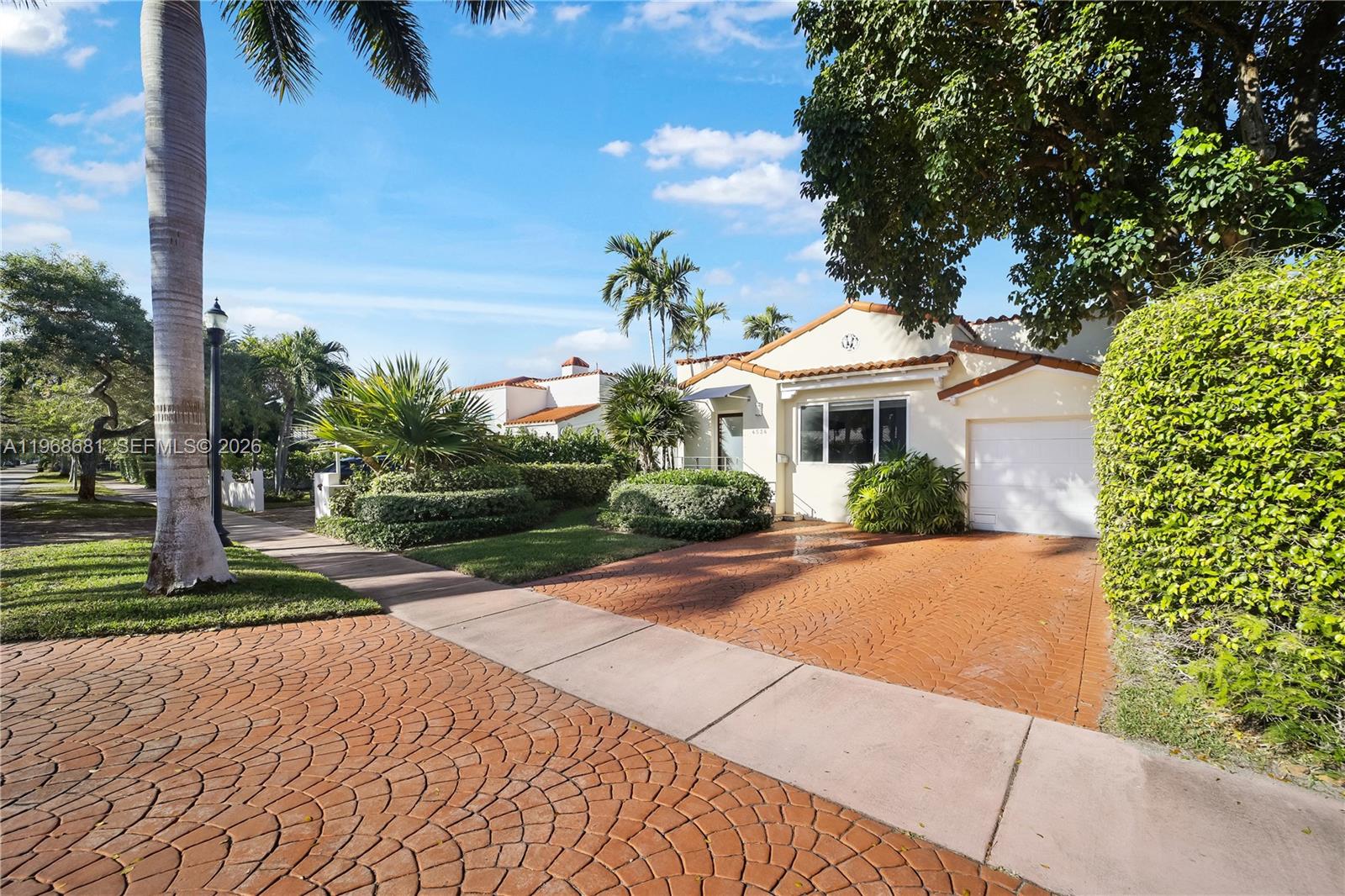 SURPRISE LAKE - Residential