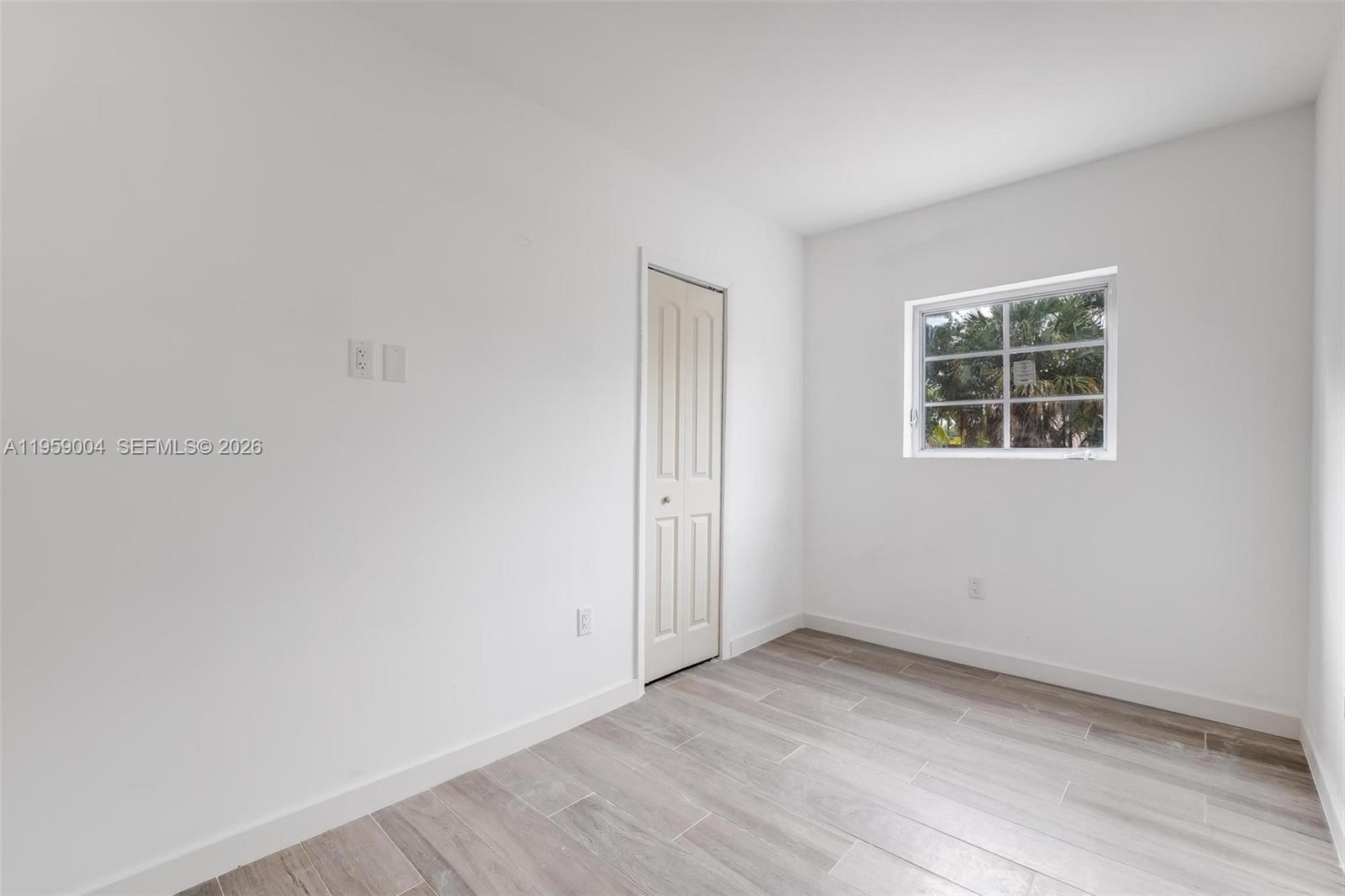 THE COURTYARD AT MORNINGS - Residential Lease