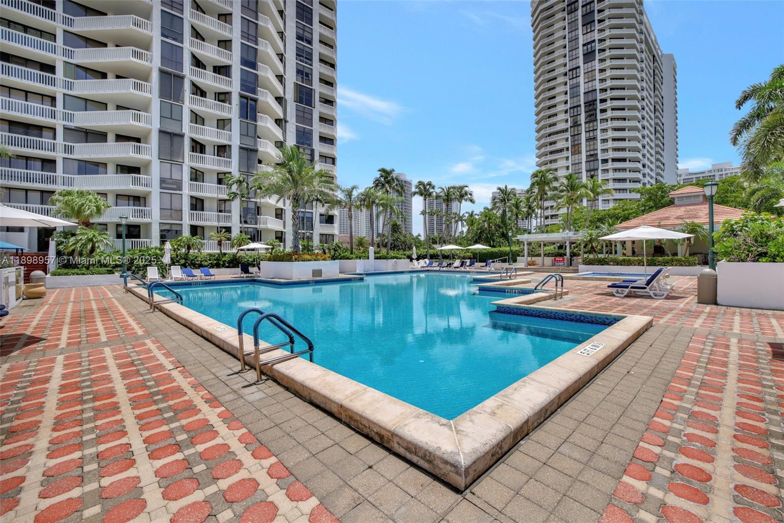 WILLIAMS ISLAND - Residential