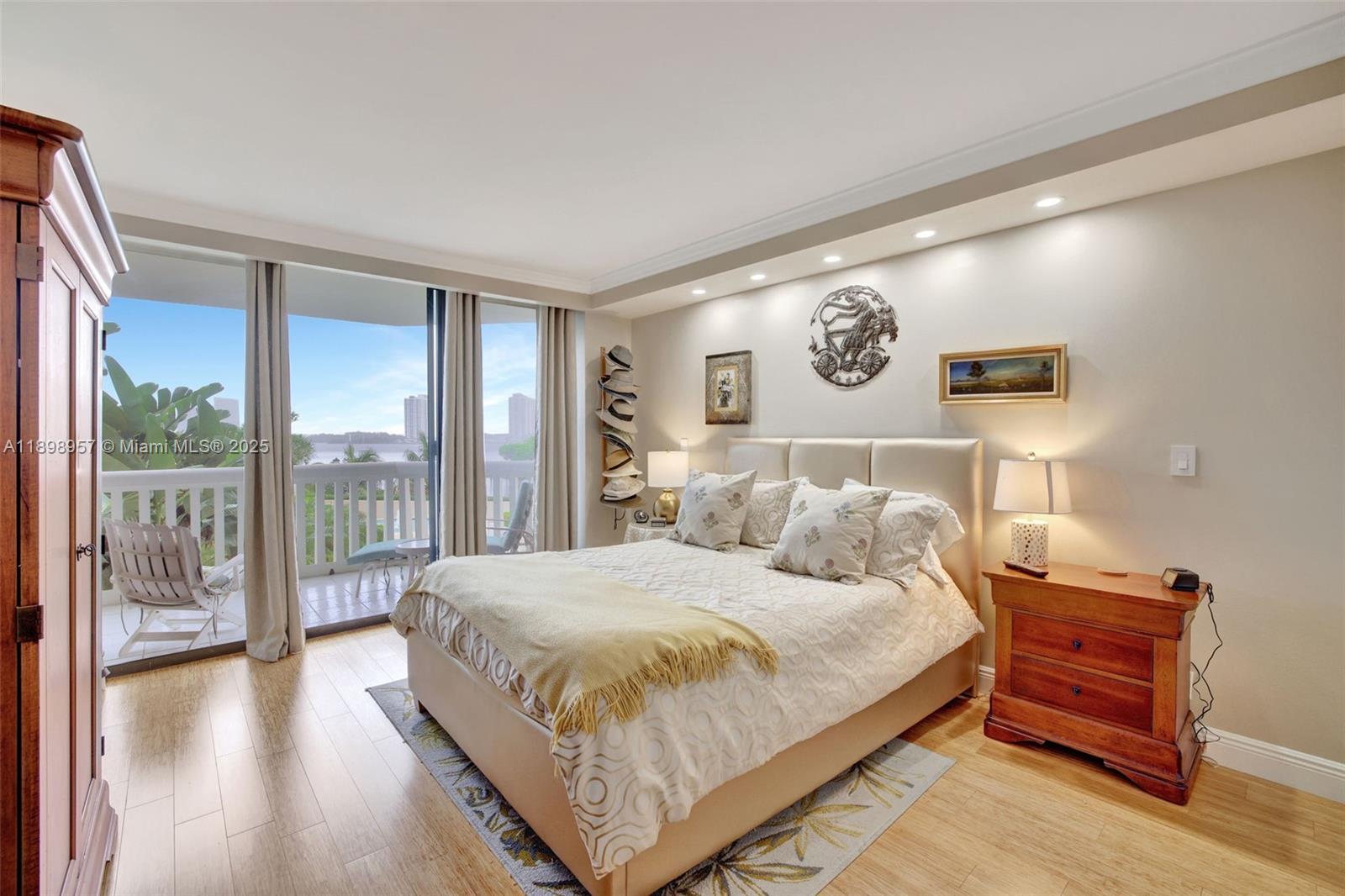 WILLIAMS ISLAND - Residential