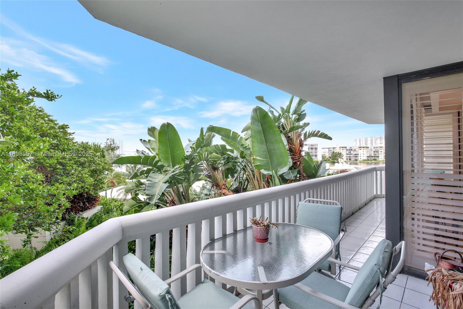 WILLIAMS ISLAND - Residential