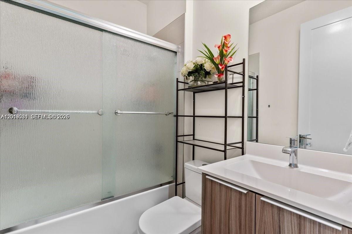 LANDMARK AT DORAL CENTRAL - Residential
