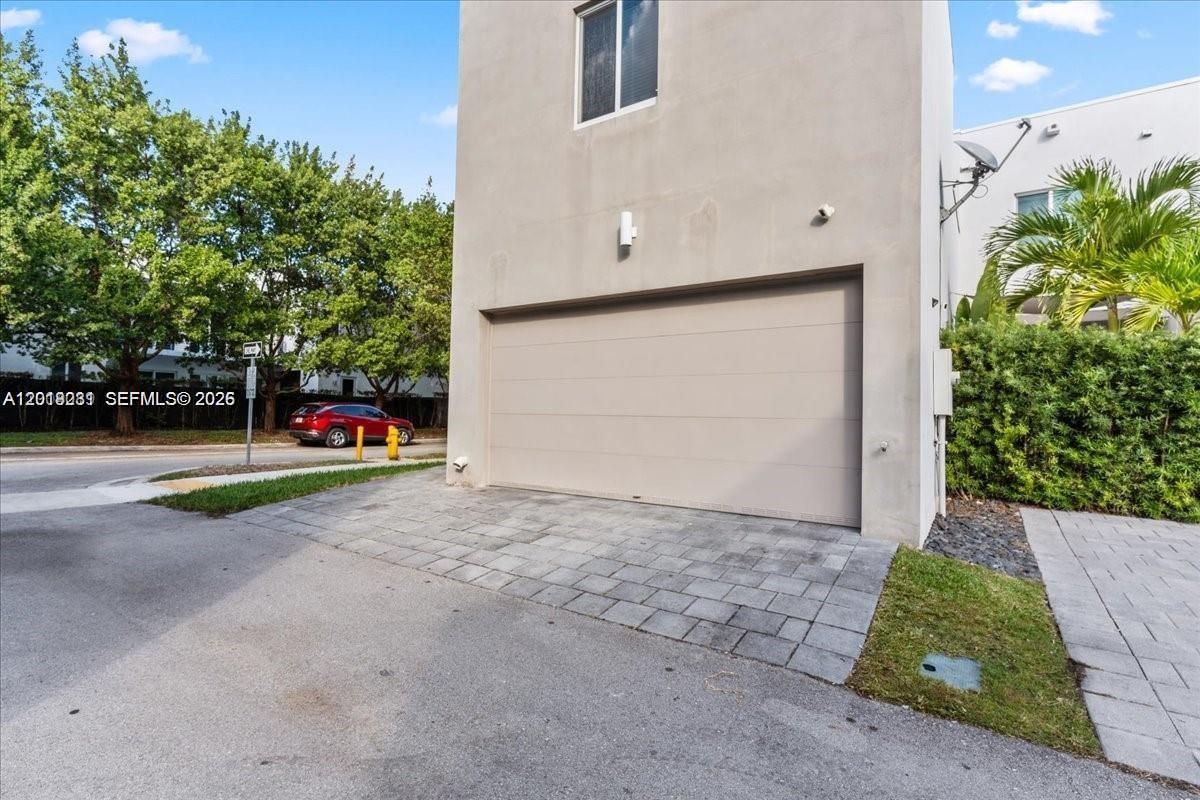 LANDMARK AT DORAL CENTRAL - Residential