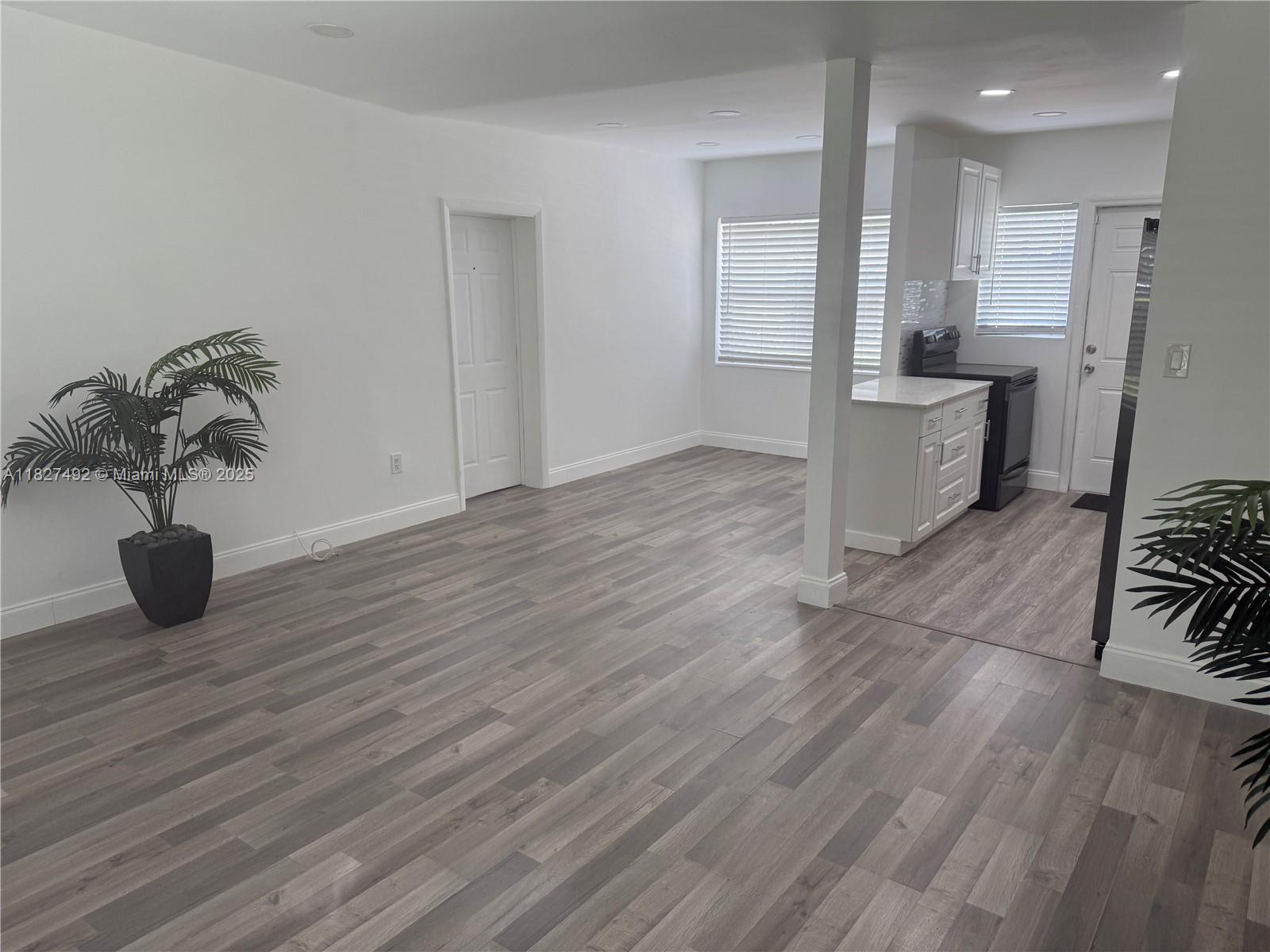 825 NW 127th St, North Miami, FL, 33168/$377,500 1 825 NW 127th St