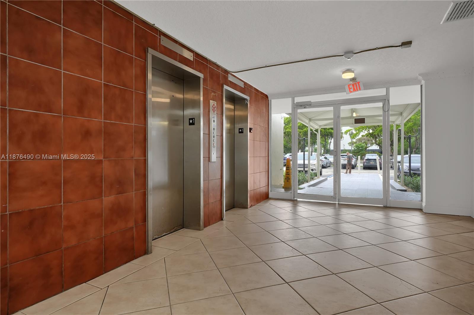 DADELAND PLACE CONDO - Residential