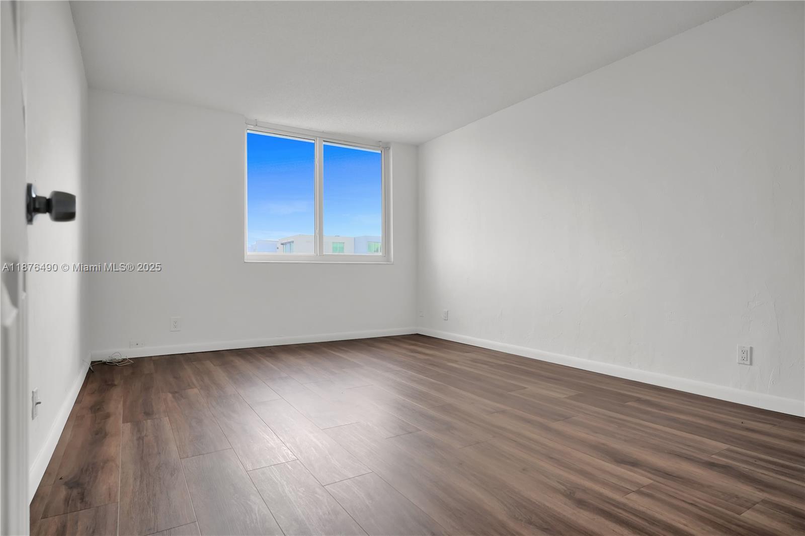 DADELAND PLACE CONDO - Residential