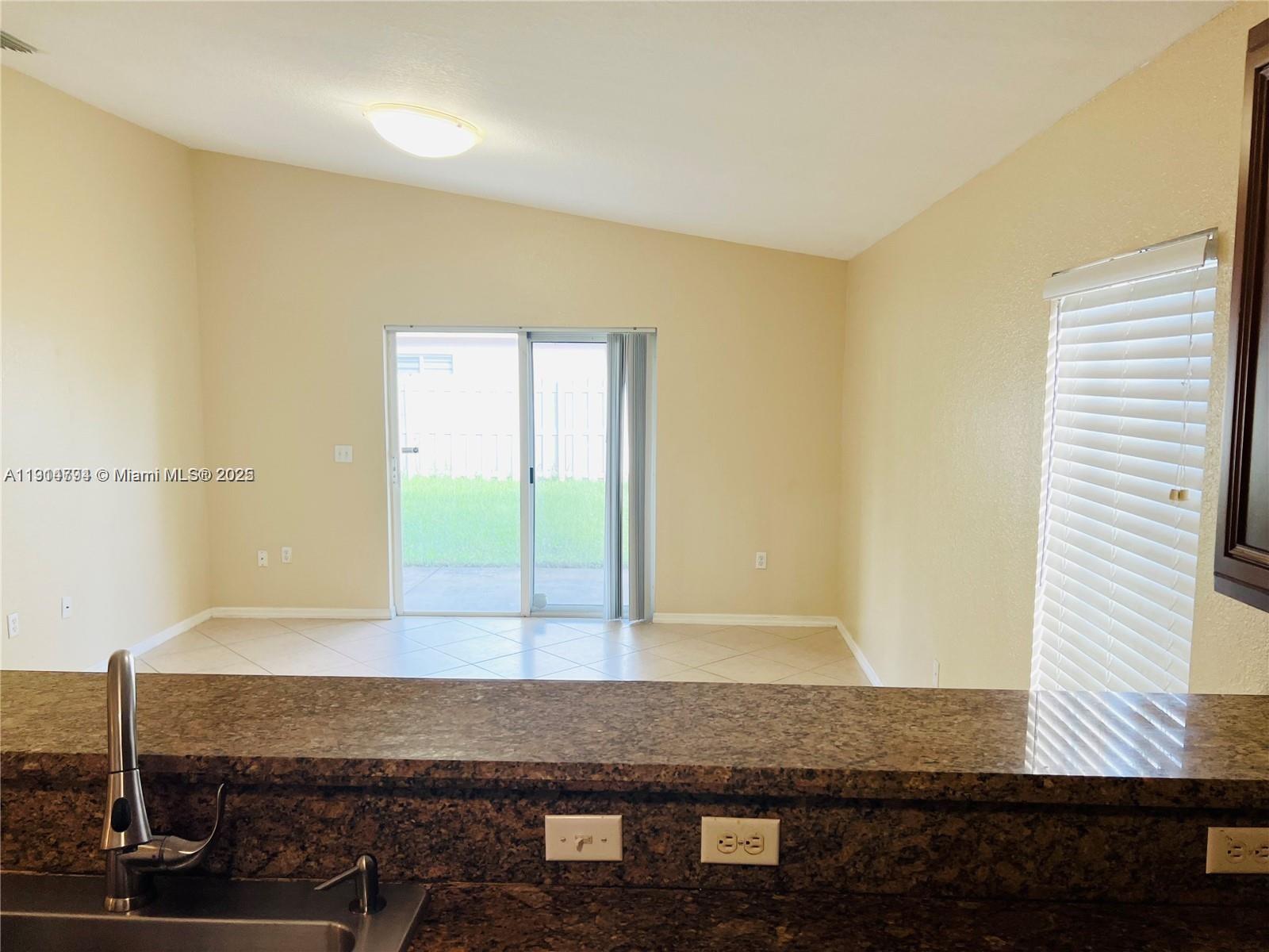 SILVER FALLS - Residential Lease